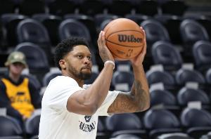 瑞典队通过 瑞典队通过